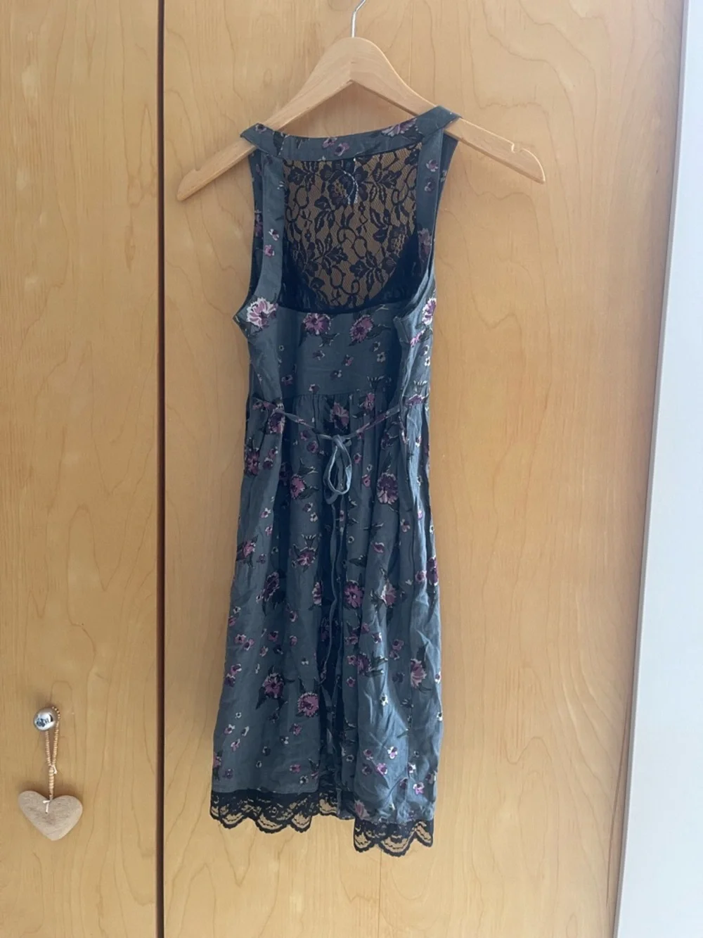 Xhilaration Floral Lace-Back Tank Dress in Slate Gray with Purple Flowers - Picture 6 of 7
